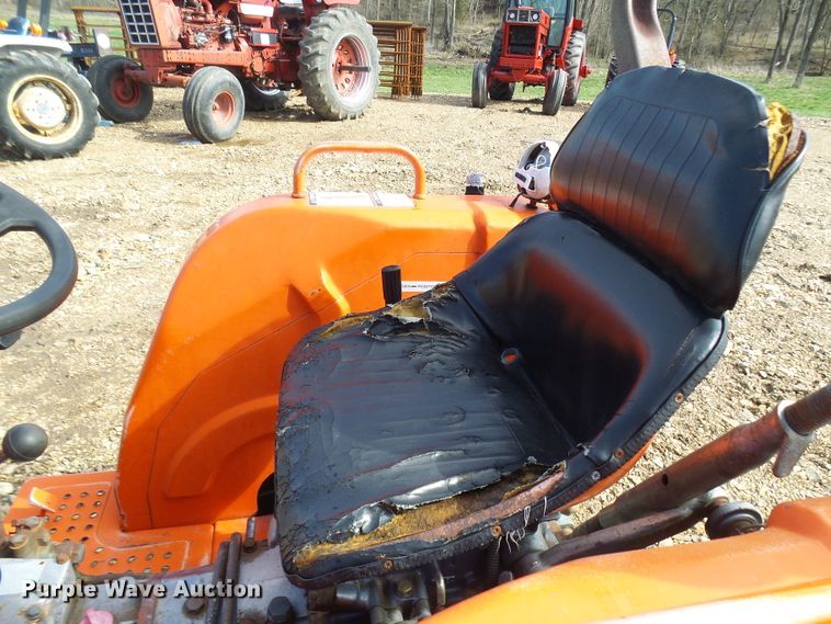 image for item DL0944 Kioti LB2204  tractor