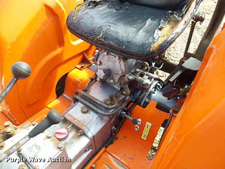 image for item DL0944 Kioti LB2204  tractor