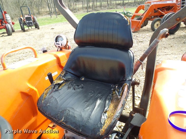 image for item DL0944 Kioti LB2204  tractor