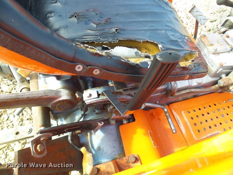 image for item DL0944 Kioti LB2204  tractor