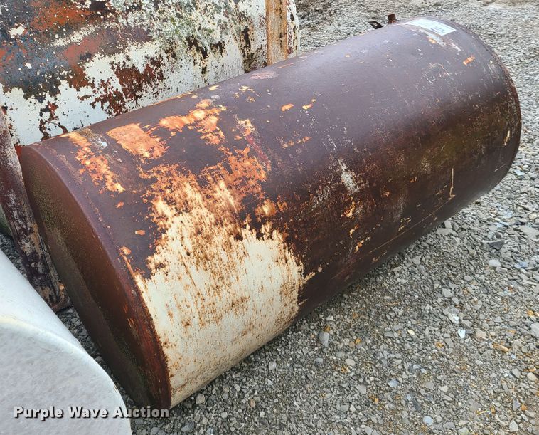image for item DL8239 (3) fuel tanks