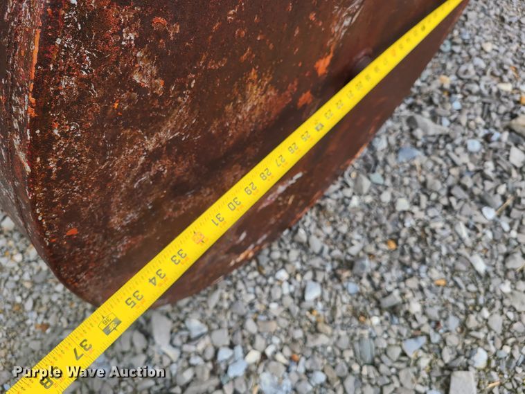 image for item DL8239 (3) fuel tanks