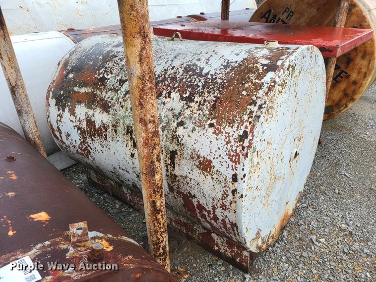 image for item DL8239 (3) fuel tanks