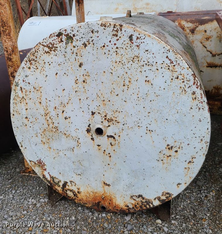 image for item DL8239 (3) fuel tanks