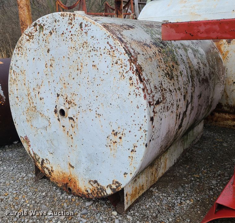 image for item DL8239 (3) fuel tanks