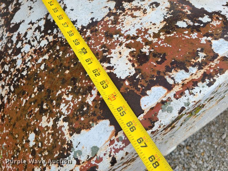 image for item DL8239 (3) fuel tanks