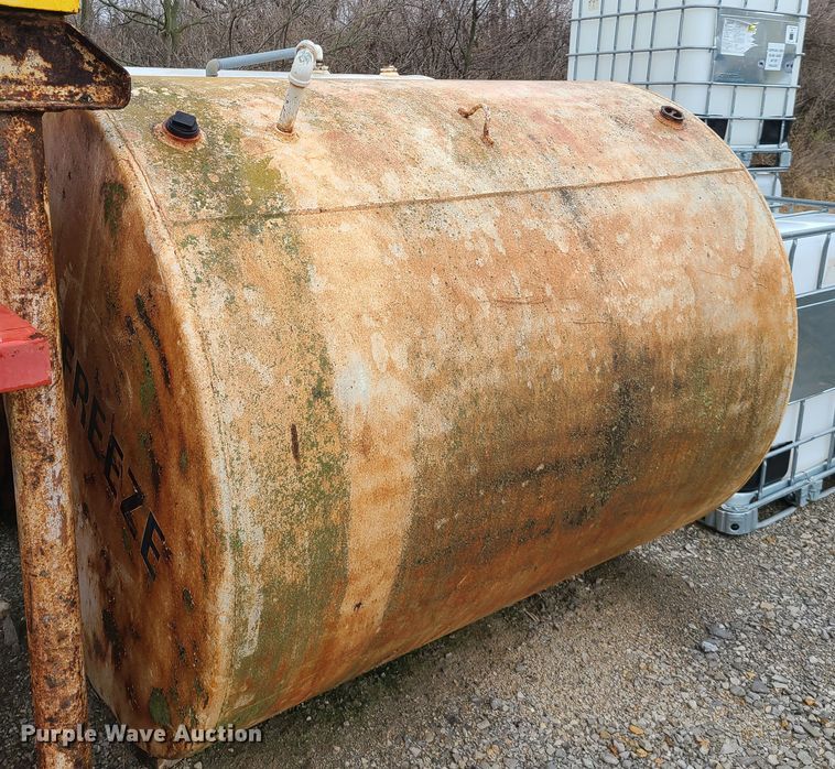 image for item DL8239 (3) fuel tanks