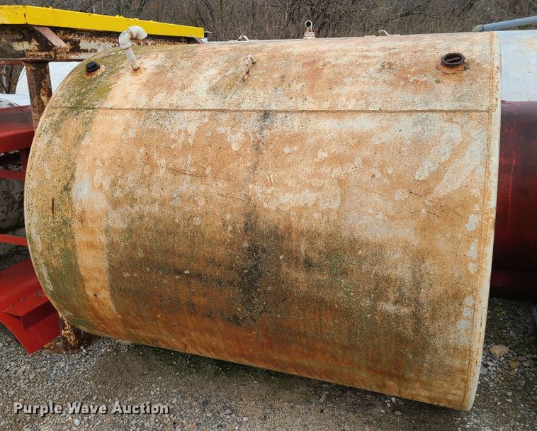 image for item DL8239 (3) fuel tanks
