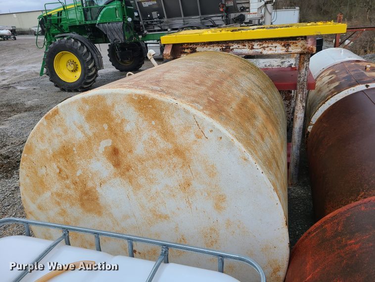 image for item DL8239 (3) fuel tanks