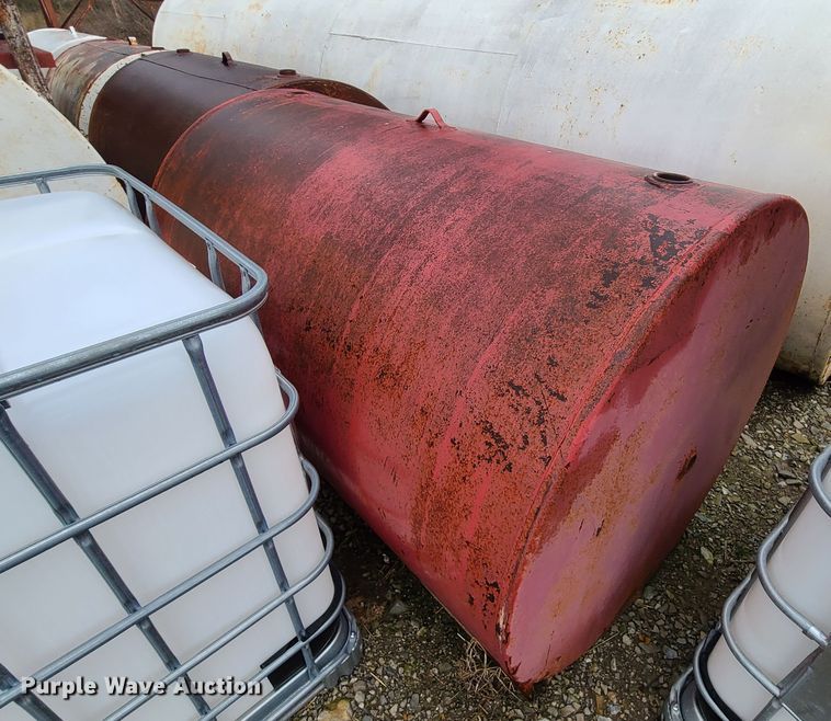 image for item DL8240 (4) fuel tanks