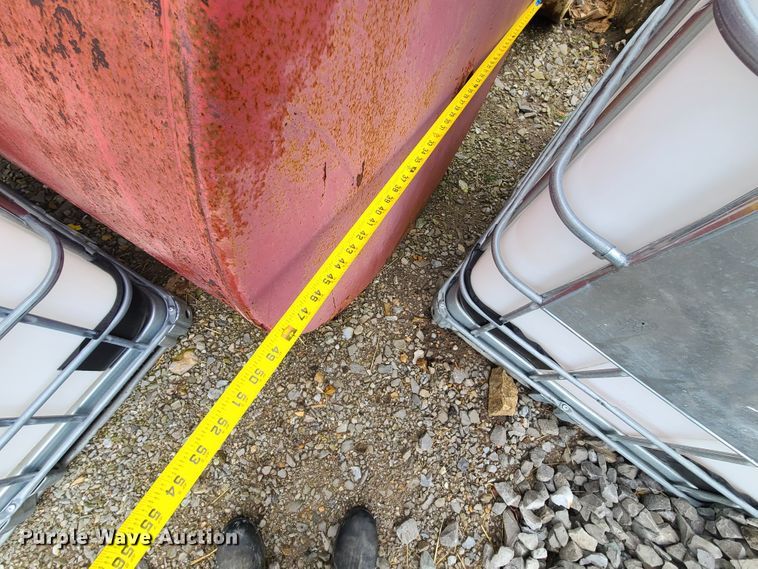 image for item DL8240 (4) fuel tanks