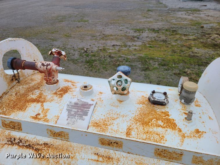 image for item DL8244 NH3 tank