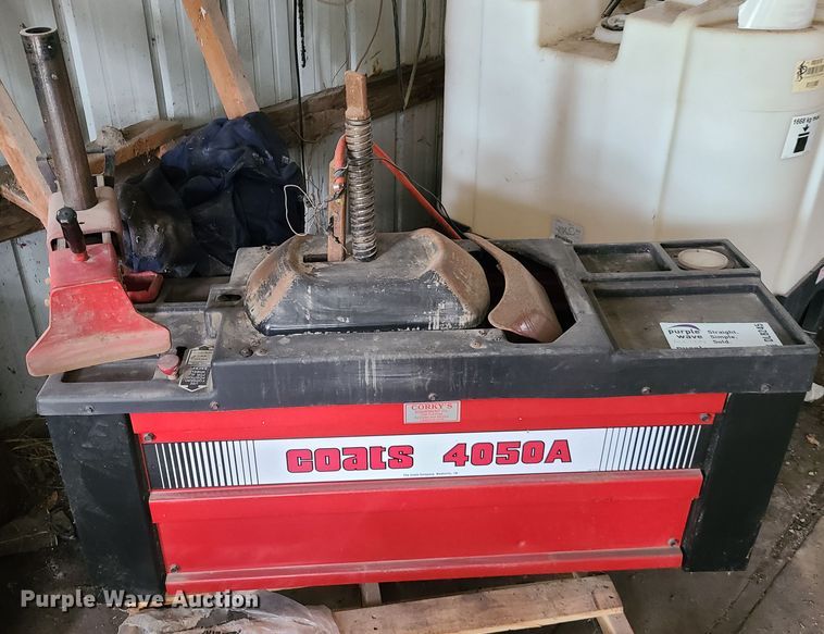 image for item DL8245 Coats 4050A center post tire machine