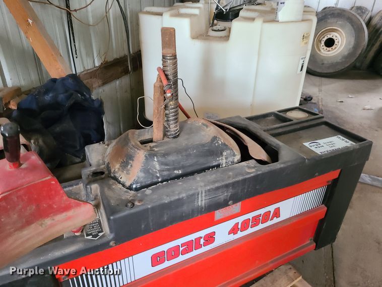 image for item DL8245 Coats 4050A center post tire machine