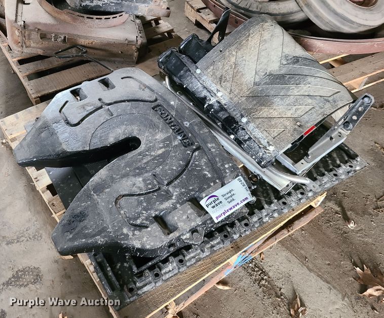 image for item DL8246 Semi truck parts