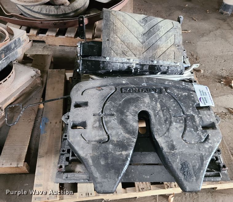 image for item DL8246 Semi truck parts