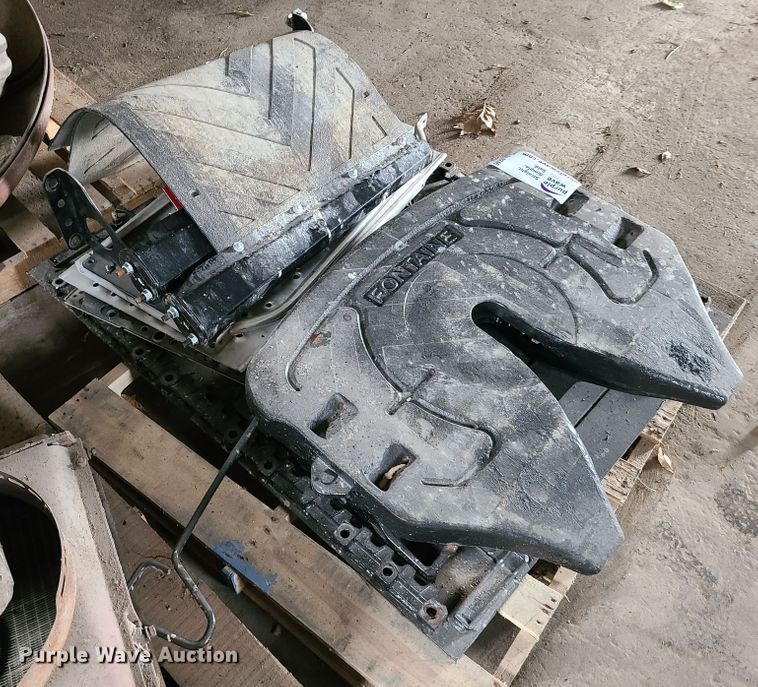 image for item DL8246 Semi truck parts