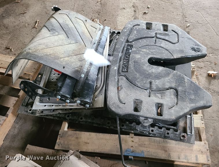 image for item DL8246 Semi truck parts