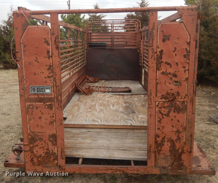 image for item FI9005 1980 WW  livestock trailer