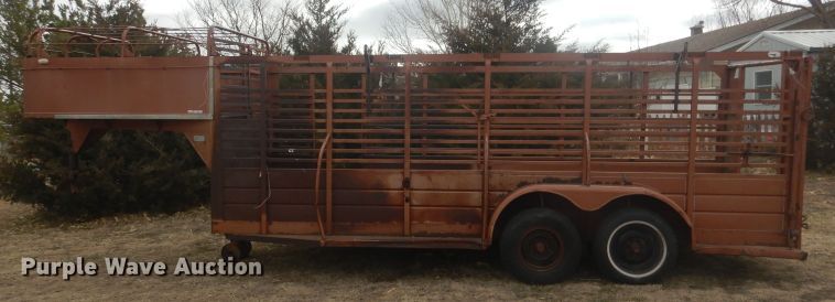 image for item FI9005 1980 WW  livestock trailer
