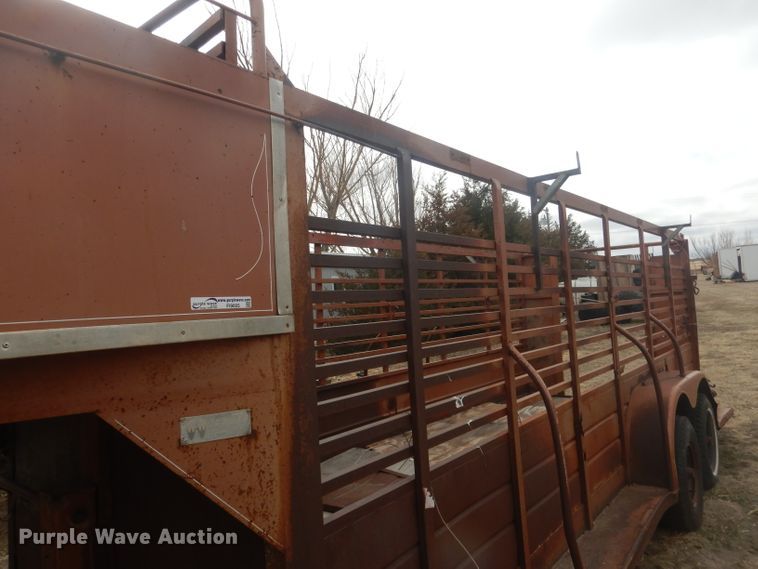image for item FI9005 1980 WW  livestock trailer