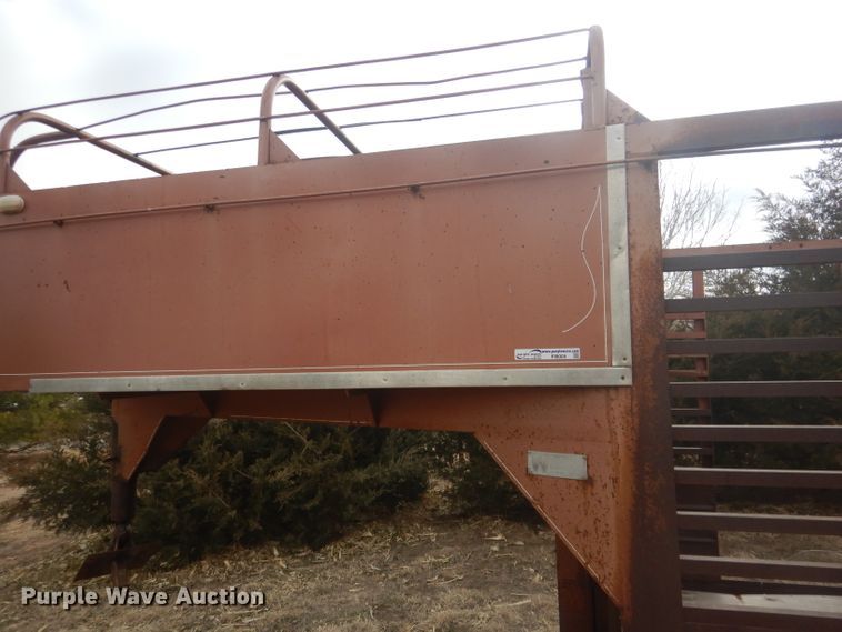 image for item FI9005 1980 WW  livestock trailer