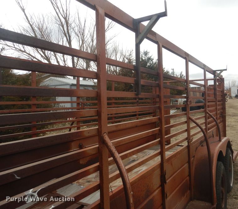 image for item FI9005 1980 WW  livestock trailer