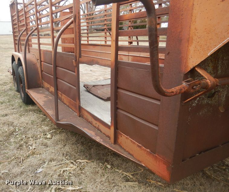 image for item FI9005 1980 WW  livestock trailer