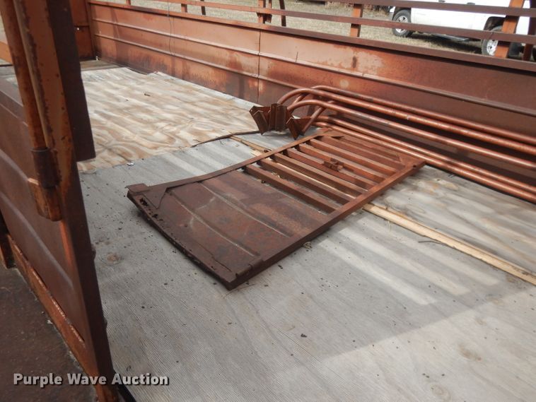 image for item FI9005 1980 WW  livestock trailer