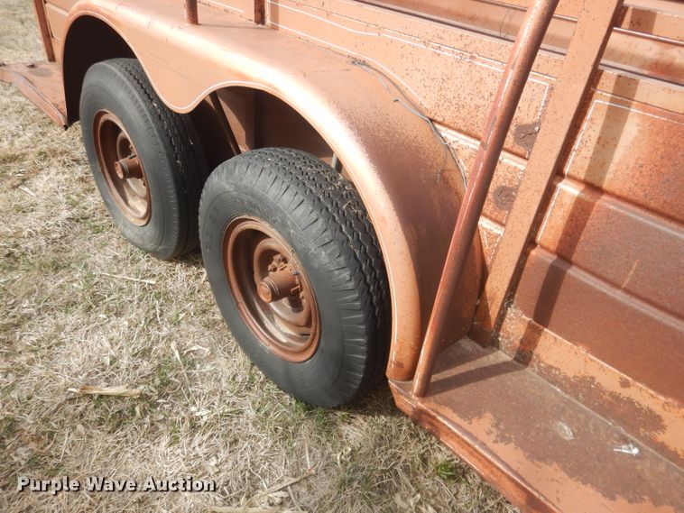 image for item FI9005 1980 WW  livestock trailer