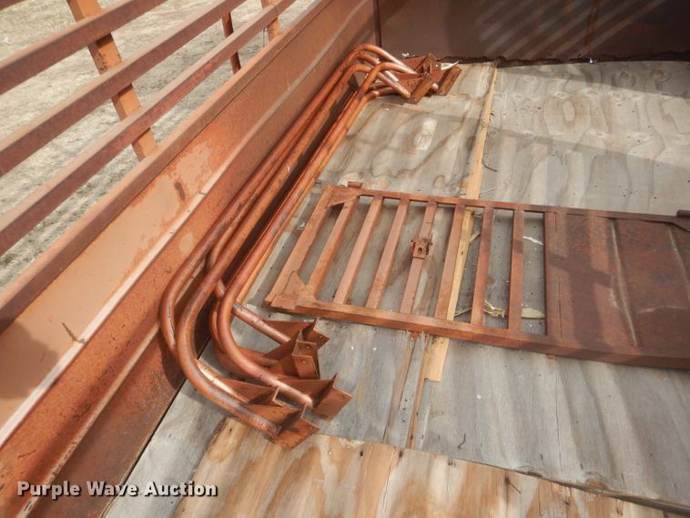 image for item FI9005 1980 WW  livestock trailer