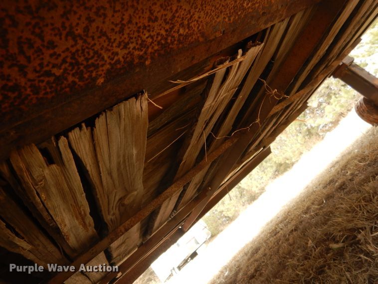 image for item FI9005 1980 WW  livestock trailer