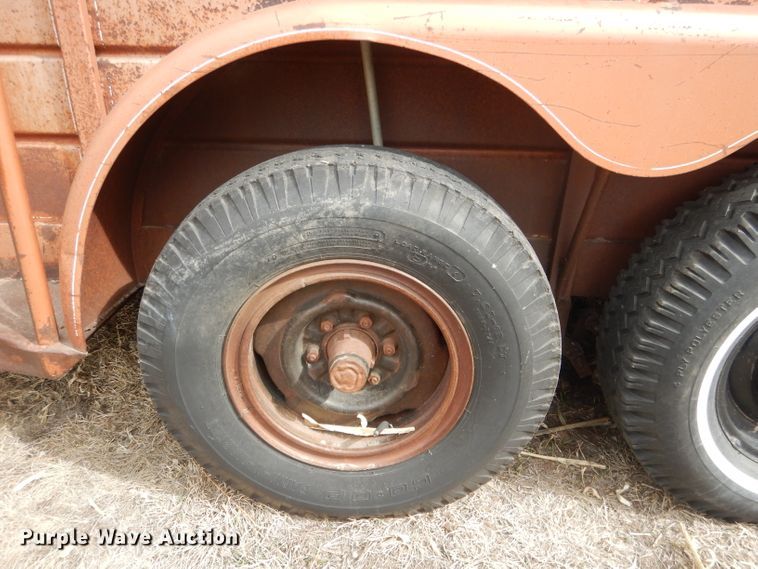 image for item FI9005 1980 WW  livestock trailer