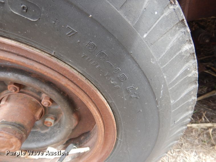 image for item FI9005 1980 WW  livestock trailer