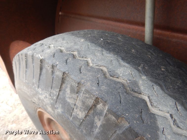 image for item FI9005 1980 WW  livestock trailer