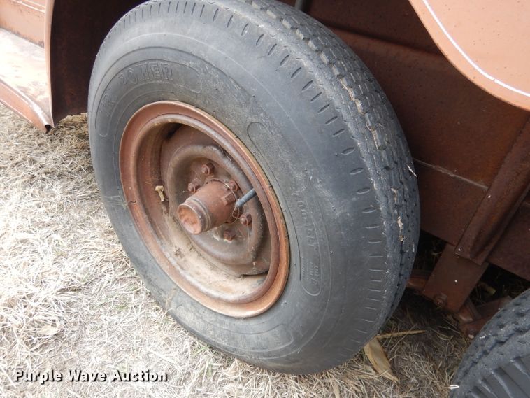 image for item FI9005 1980 WW  livestock trailer