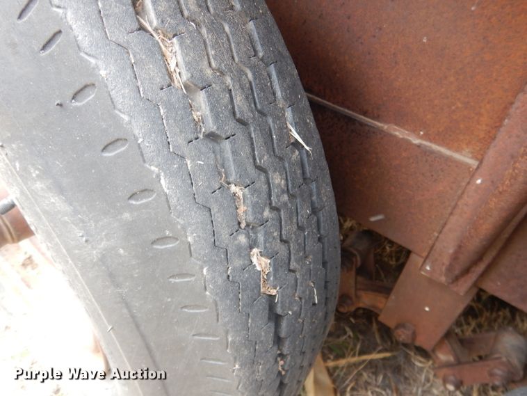 image for item FI9005 1980 WW  livestock trailer