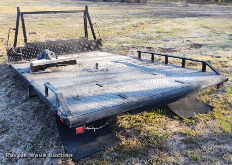 image for item FY9979 Flatbed