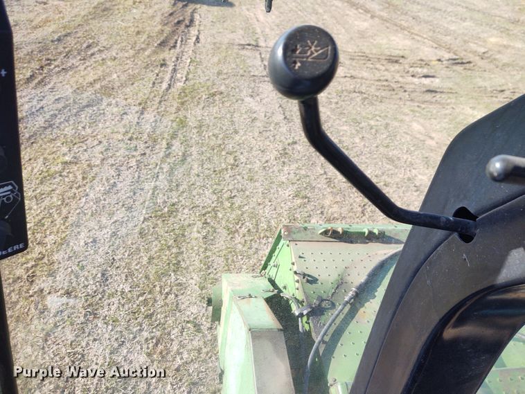 1986 John Deere 8820 Titan II RWA combine in Leon, KS | Item FY9988 sold |  Purple Wave