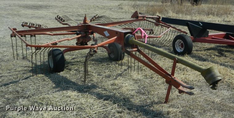 image for item GE9981 Kuhn GA300GT rotary hay rake