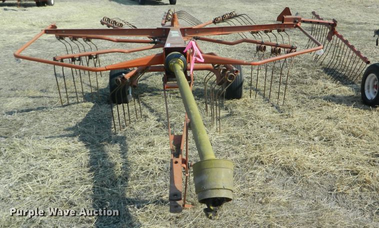 image for item GE9981 Kuhn GA300GT rotary hay rake