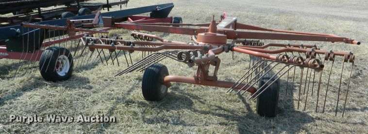 image for item GE9981 Kuhn GA300GT rotary hay rake
