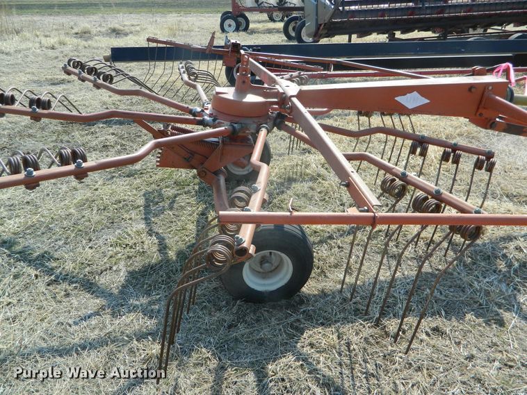 image for item GE9981 Kuhn GA300GT rotary hay rake