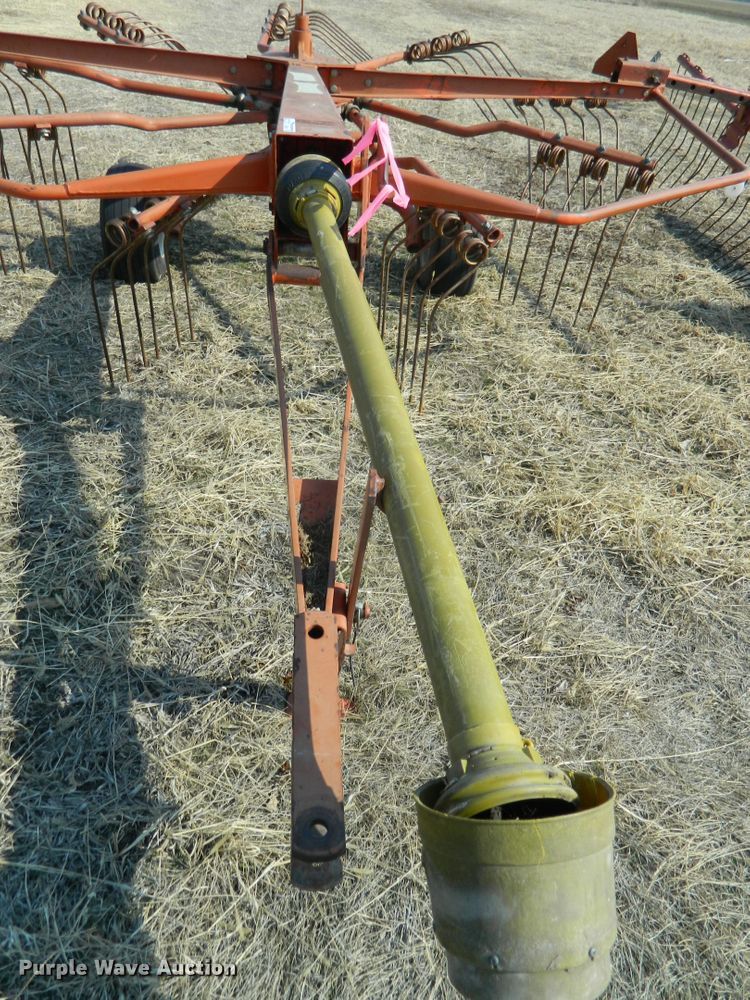 image for item GE9981 Kuhn GA300GT rotary hay rake