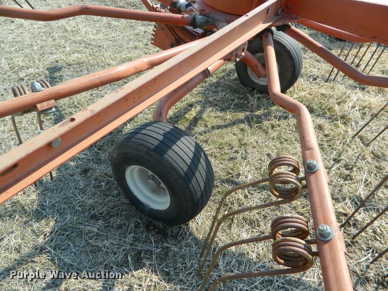 image for item GE9981 Kuhn GA300GT rotary hay rake