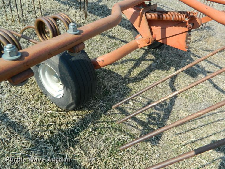 image for item GE9981 Kuhn GA300GT rotary hay rake