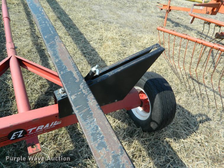 image for item GE9982 E-Z Trail 672 header trailer