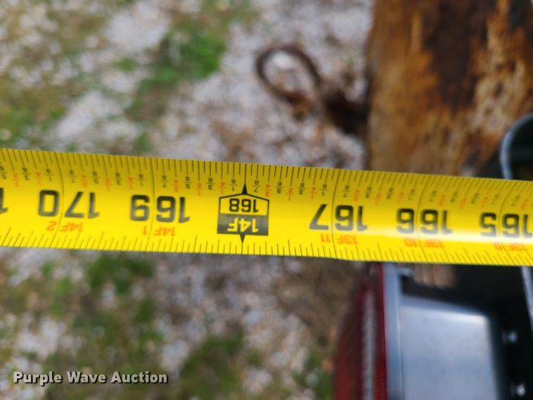 image for item GY9705 1998 Ford F800  truck cab and chassis