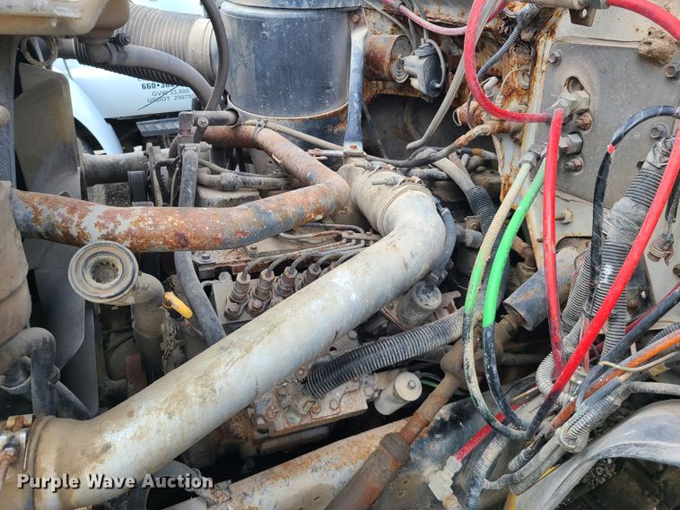 image for item GY9705 1998 Ford F800  truck cab and chassis