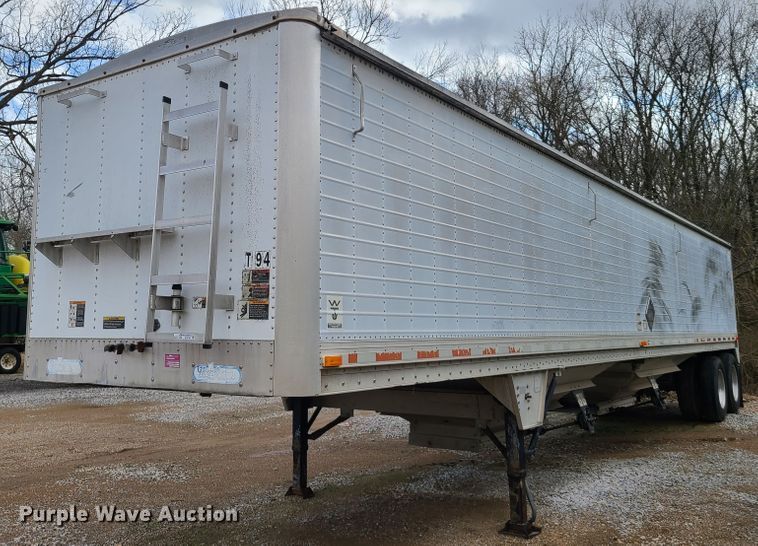 image for item GY9706 Wilson DWH-400  grain trailer